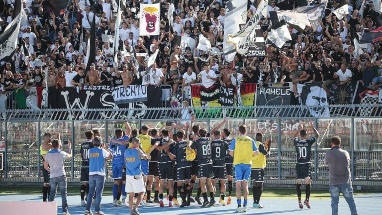 Calcio C, Cesena a Reggio Emilia con 769 tifosi nel settore ospiti Calcio C, Cesena a Reggio Emilia con 769 tifosi nel settore ospiti