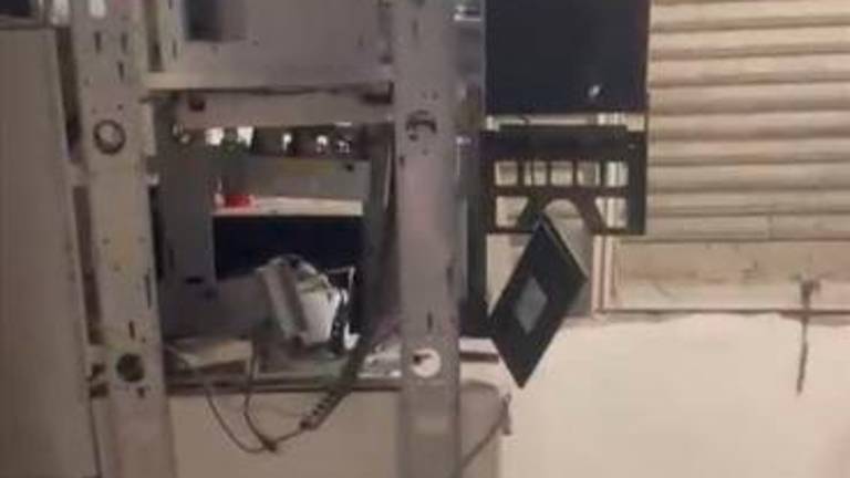 Sogliano, fanno saltare per aria il bancomat ma guardia e inchiostro li lasciano a bocca asciutta Sogliano, fanno saltare per aria il bancomat ma guardia e inchiostro li lasciano a bocca asciutta