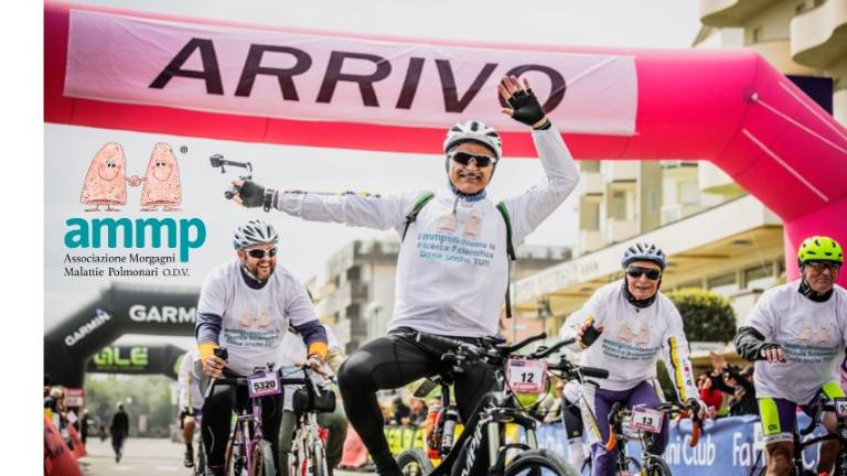 Forlì, oltre la malattia: gli amici di Achille alla Granfondo del Sale di Cervia Forlì, oltre la malattia: gli amici di Achille alla Granfondo del Sale di Cervia