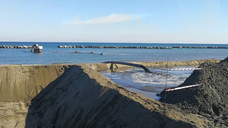 Spiaggia, lavori in corso a Cesenatico e Gatteo Mare verso l'estate Spiaggia, lavori in corso a Cesenatico e Gatteo Mare verso l'estate