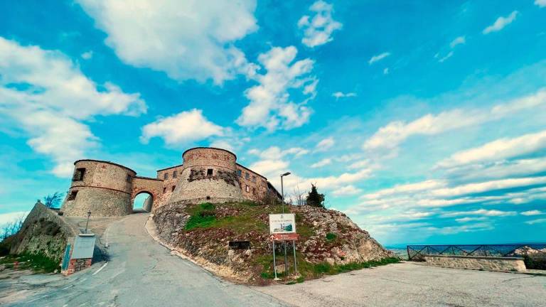 Rimini. Un castello in vendita per 3 milioni di euro Rimini. Un castello in vendita per 3 milioni di euro