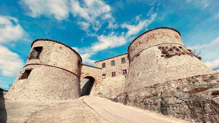Rimini. Un castello in vendita per 3 milioni di euro Rimini. Un castello in vendita per 3 milioni di euro