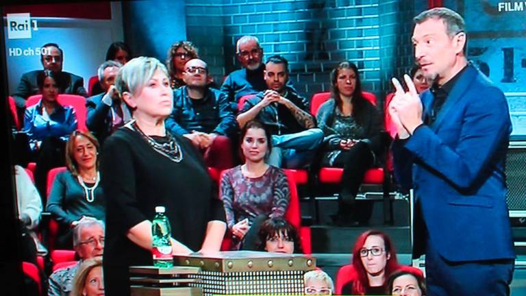 La sfidante Simona Amadori del centrodestra in tv con Amadeus La sfidante Simona Amadori del centrodestra in tv con Amadeus