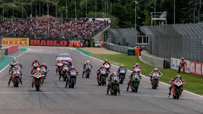 Motociclismo, la Superbike a Misano in chiaro su Tv8 Motociclismo, la Superbike a Misano in chiaro su Tv8