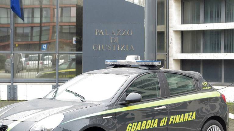Denaro sospetto: multate 163 persone per 10 milioni a Rimini Denaro sospetto: multate 163 persone per 10 milioni a Rimini