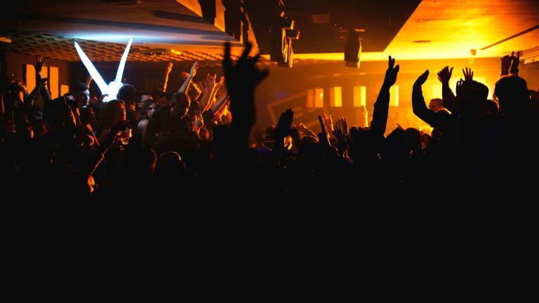 Rimini, 45enne spaccia droga in discoteca, “l’avvocato” arrestato in flagrante Rimini, 45enne spaccia droga in discoteca, “l’avvocato” arrestato in flagrante