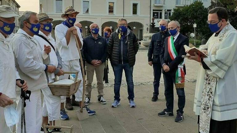 Cervia, sabato parte il cammino per portare il sale a Papa Francesco Cervia, sabato parte il cammino per portare il sale a Papa Francesco