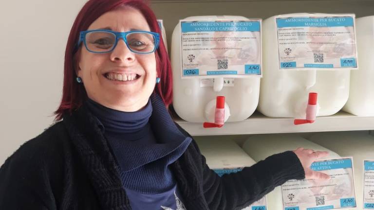 Cesena, ecologia al potere: ecco il negozio di detersivi sfusi in via Savio Cesena, ecologia al potere: ecco il negozio di detersivi sfusi in via Savio