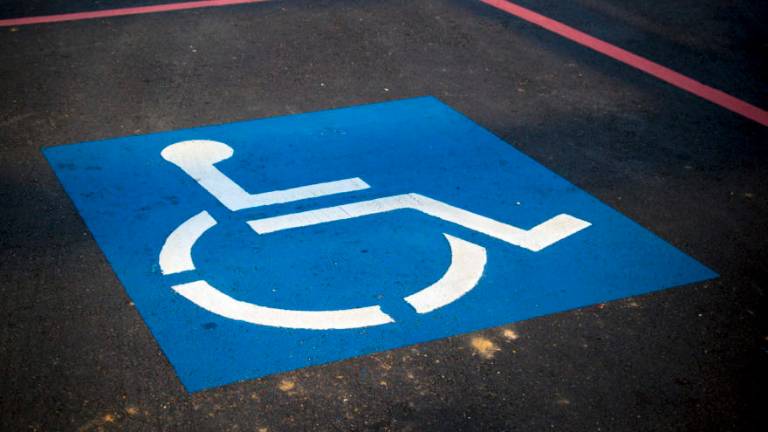 Quei parcheggi per disabili in zona mercato ambulante fanno discutere i lughesi Quei parcheggi per disabili in zona mercato ambulante fanno discutere i lughesi