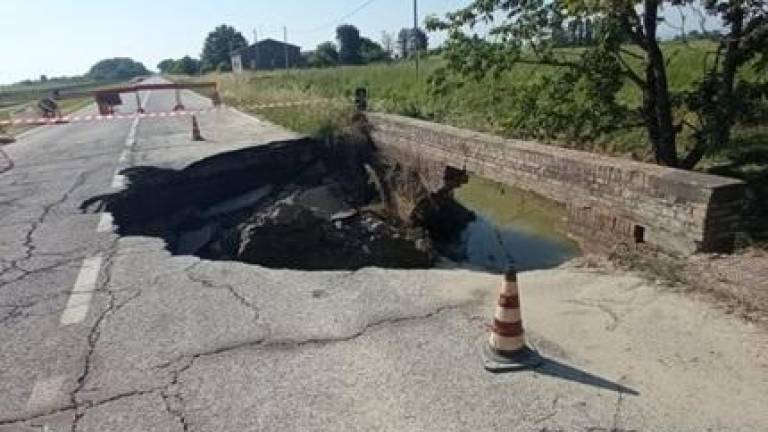 Pisignano, ponte sullo scolo Veneziana: da lunedì 28 via ai lavori di ricostruzione Pisignano, ponte sullo scolo Veneziana: da lunedì 28 via ai lavori di ricostruzione