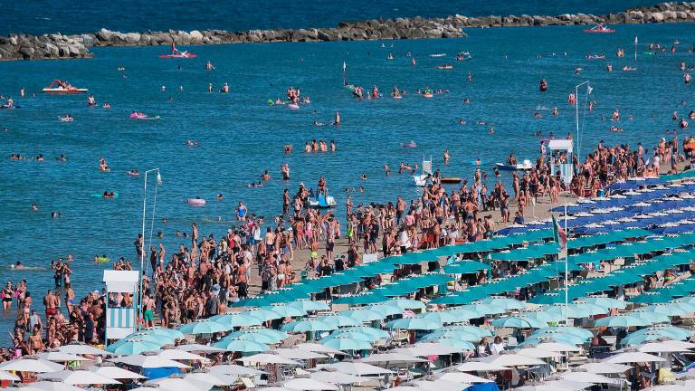 Federconsumatori: 4.200 euro per la vacanza di una famiglia sulla riviera romagnola Federconsumatori: 4.200 euro per la vacanza di una famiglia sulla riviera romagnola