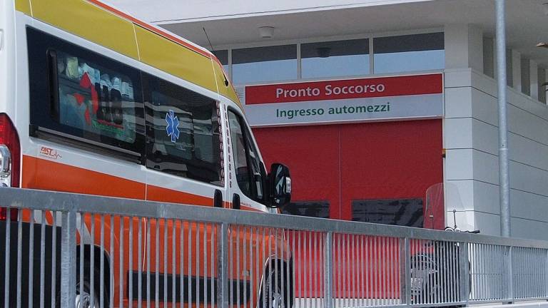 Rimini, mamma e due figli pestati in strada dal branco Rimini, mamma e due figli pestati in strada dal branco