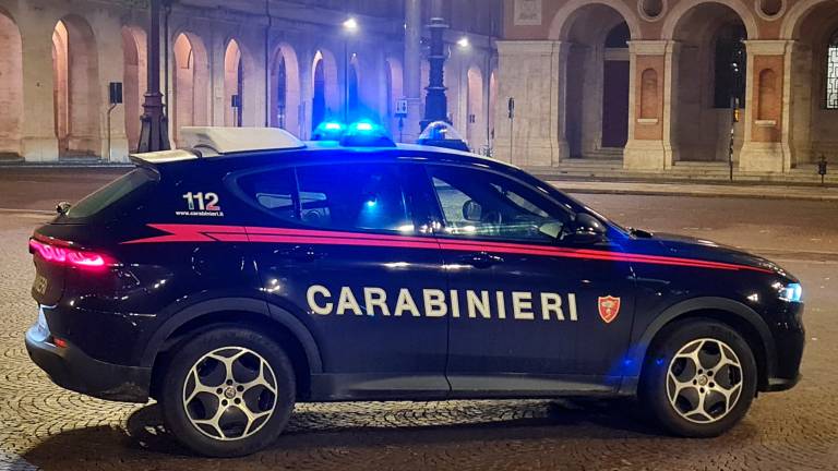 Forlì, ubriaco alla guida, offende i Carabinieri mentre gli ritirano la patente: denunciato per oltraggio Forlì, ubriaco alla guida, offende i Carabinieri mentre gli ritirano la patente: denunciato per oltraggio