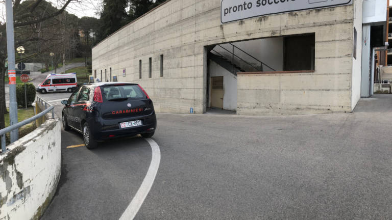 Faenza, uccide la moglie a martellate Faenza, uccide la moglie a martellate