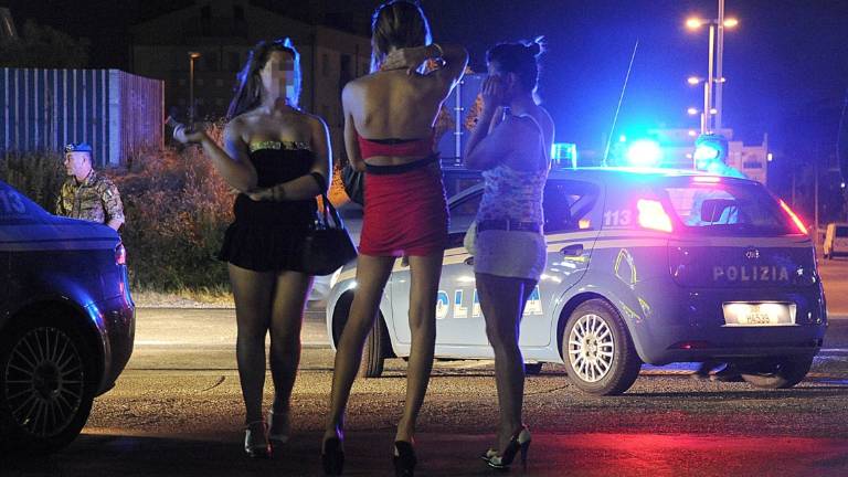 Rimini, giro di vite contro la prostituzione: multe fino a 500 euro Rimini, giro di vite contro la prostituzione: multe fino a 500 euro