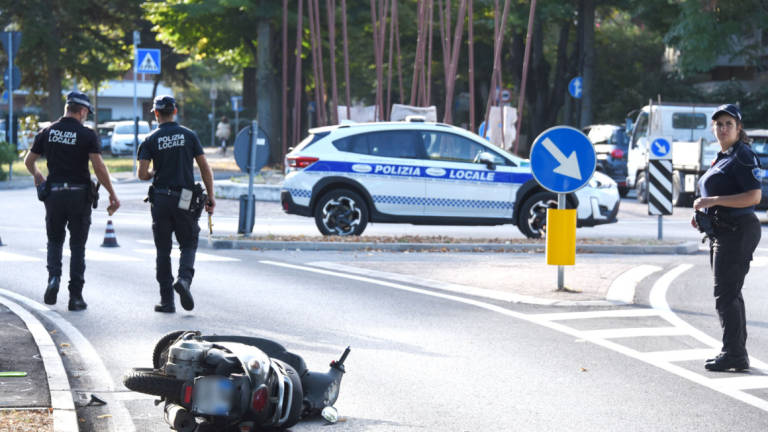 Riccione, incidente con lo scooter: 49enne in gravi condizioni VIDEO GALLERY Riccione, incidente con lo scooter: 49enne in gravi condizioni VIDEO GALLERY