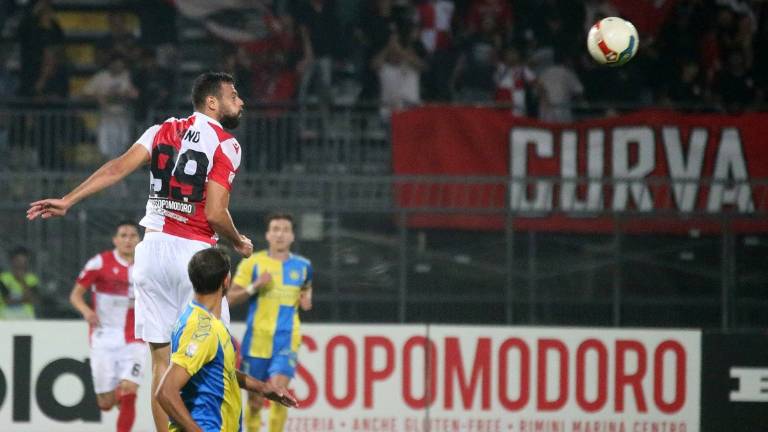 Calcio C, un Rimini piccolo piccolo pareggia in casa con la Lucchese (1-1) Calcio C, un Rimini piccolo piccolo pareggia in casa con la Lucchese (1-1)