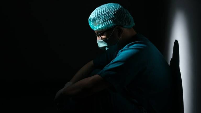 Rimini, domenica un evento dedicato ai medici morti per Covid: Combattevano a mani nude contro il virus Rimini, domenica un evento dedicato ai medici morti per Covid: Combattevano a mani nude contro il virus
