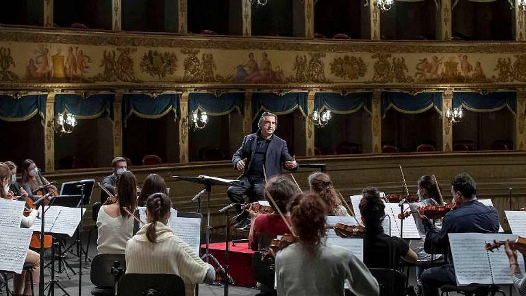 Muti e la Cherubini riaprono il teatro di Marradi Muti e la Cherubini riaprono il teatro di Marradi
