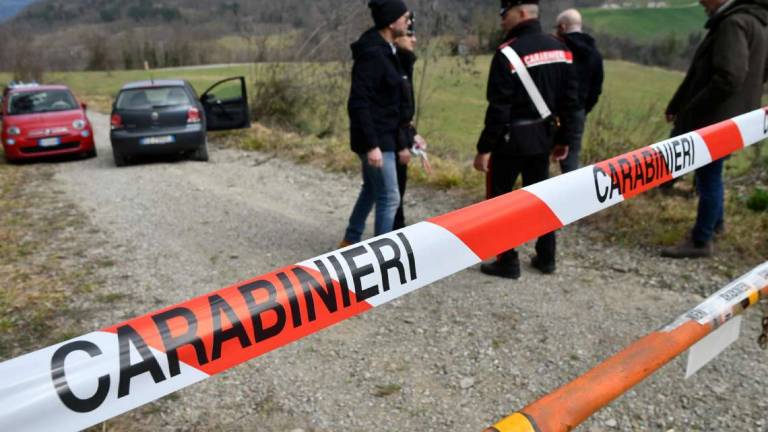 A Civitella fotografie, video e misurazioni per l'omicidio Severi A Civitella fotografie, video e misurazioni per l'omicidio Severi