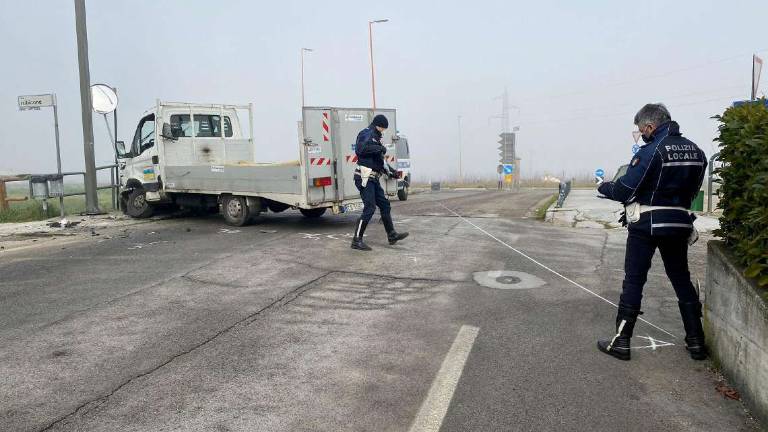Impatto all'incrocio: operaio di Cesena in Rianimazione Impatto all'incrocio: operaio di Cesena in Rianimazione