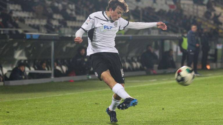 Calcio C, Cesena, viva l'esperienza: gli under per ora sono due Calcio C, Cesena, viva l'esperienza: gli under per ora sono due