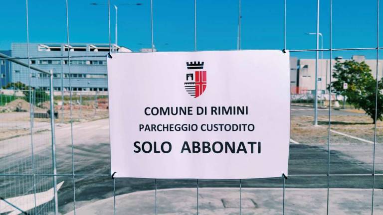 Rimini. Parcheggio snobbato dagli hotel, il Comune lo trasforma Rimini. Parcheggio snobbato dagli hotel, il Comune lo trasforma