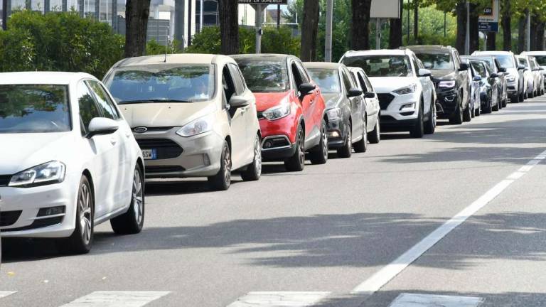 Focolaio Indie: a Ravenna già prenotati 235 tamponi Focolaio Indie: a Ravenna già prenotati 235 tamponi