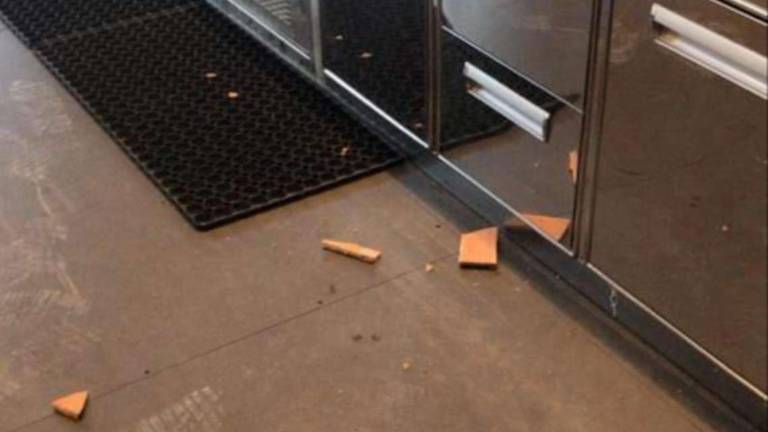 Dai lavori di Palazzo Oir a Cesena crollo nel bar sottostante Dai lavori di Palazzo Oir a Cesena crollo nel bar sottostante