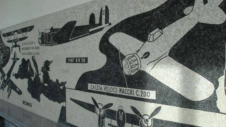 Forlì, museo del volo: mosaici modificati nel 1951 Forlì, museo del volo: mosaici modificati nel 1951