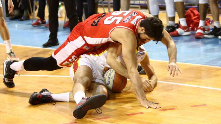 Basket A2, Lotesoriere: Che derby. Dell'Agnello: Malissimo da tre Basket A2, Lotesoriere: Che derby. Dell'Agnello: Malissimo da tre