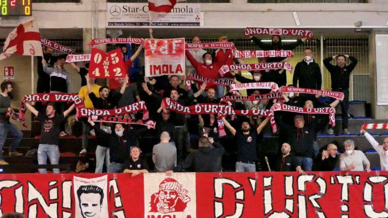 Basket A2, Facce, numeri e vittorie: è tutta un'altra Unieuro Basket A2, Facce, numeri e vittorie: è tutta un'altra Unieuro