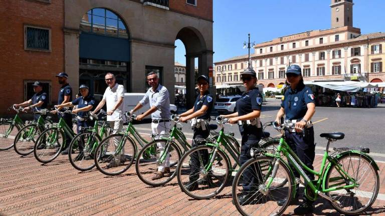 Forlì. Controlli in parchi e centro, nuove bici alla Polizia locale Forlì. Controlli in parchi e centro, nuove bici alla Polizia locale