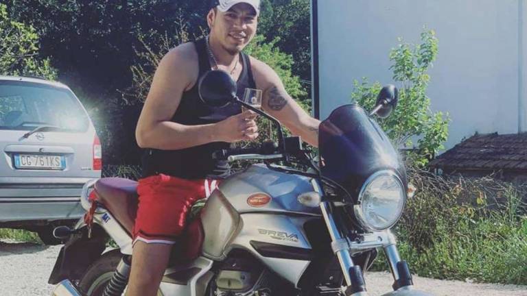 Rimini. Uccise l'amico a coltellate: niente ergastolo Rimini. Uccise l'amico a coltellate: niente ergastolo