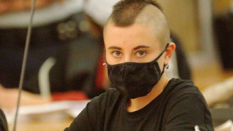 Faenza, l'omicidio di Ilenia: Arianna faccia a faccia in aula con il padre e l'assassino della madre Faenza, l'omicidio di Ilenia: Arianna faccia a faccia in aula con il padre e l'assassino della madre