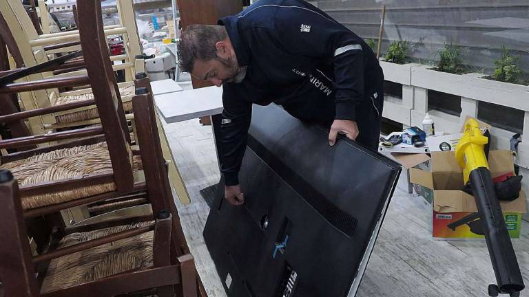 Rimini. Ristoratore blocca il ladro: A Miramare non si vive più Rimini. Ristoratore blocca il ladro: A Miramare non si vive più
