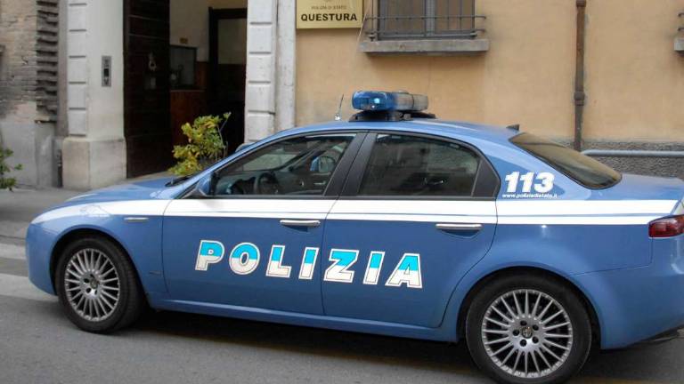 Forlì. Sorpreso a urinare in centro, multa da 3333 euro Forlì. Sorpreso a urinare in centro, multa da 3333 euro