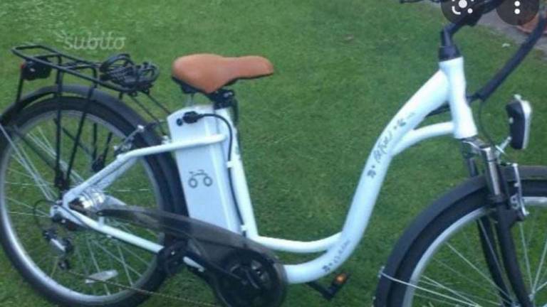 Furti di bici e monopattini: A Rimini è un saccheggio Furti di bici e monopattini: A Rimini è un saccheggio