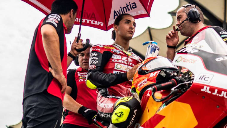 Moto, Romagna dimezzata: solo Antonelli con Bastianini e Bezzecchi mentre Zaccone, Bartolini e Migno restano a piedi Moto, Romagna dimezzata: solo Antonelli con Bastianini e Bezzecchi mentre Zaccone, Bartolini e Migno restano a piedi
