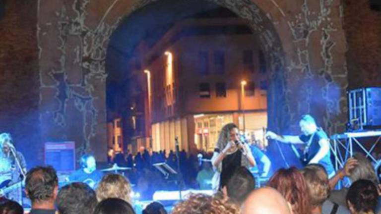 Rimini. Cresta sulla festa: inchiesta per truffa Rimini. Cresta sulla festa: inchiesta per truffa
