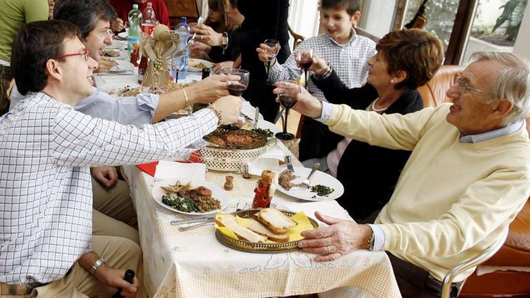Dpcm, lamentele per i parenti lontani a Natale Dpcm, lamentele per i parenti lontani a Natale
