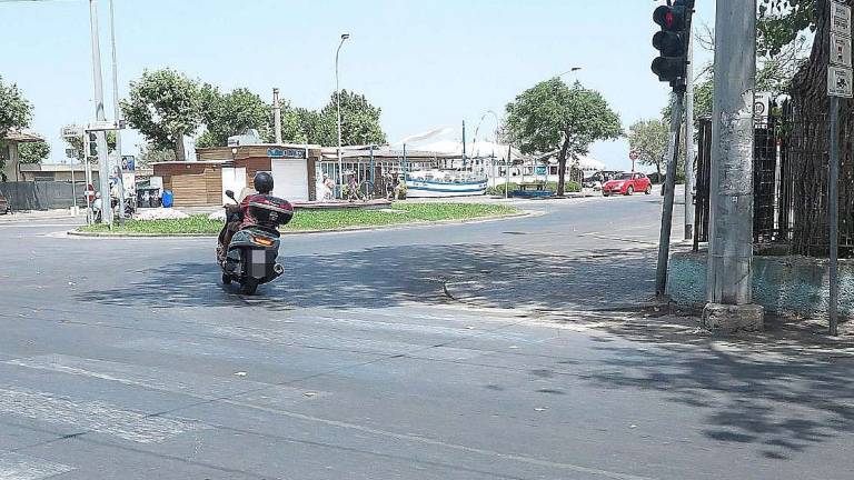 Nella zona mare di Rimini sono sparite le strisce pedonali Nella zona mare di Rimini sono sparite le strisce pedonali