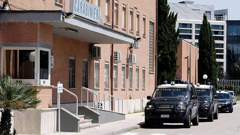 Rimini, sei mia moglie e ti vesti come dico io: nei guai per stalking Rimini, sei mia moglie e ti vesti come dico io: nei guai per stalking