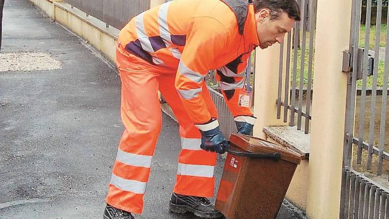 Rifiuti porta a porta: San Mauro si prepara a una rivoluzione Rifiuti porta a porta: San Mauro si prepara a una rivoluzione