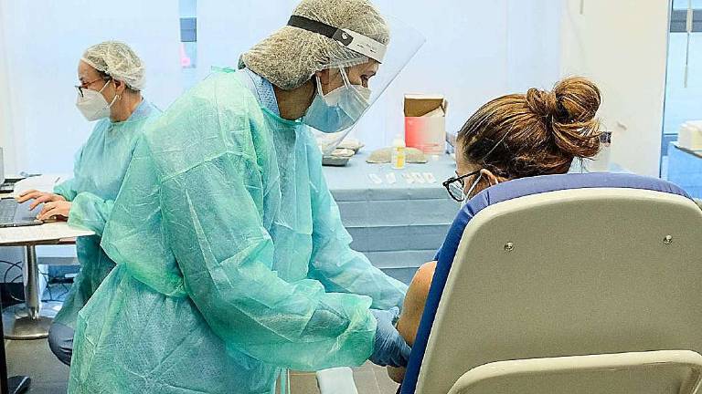 Covid. Terza dose: via alle prenotazioni per gli over 60 Covid. Terza dose: via alle prenotazioni per gli over 60