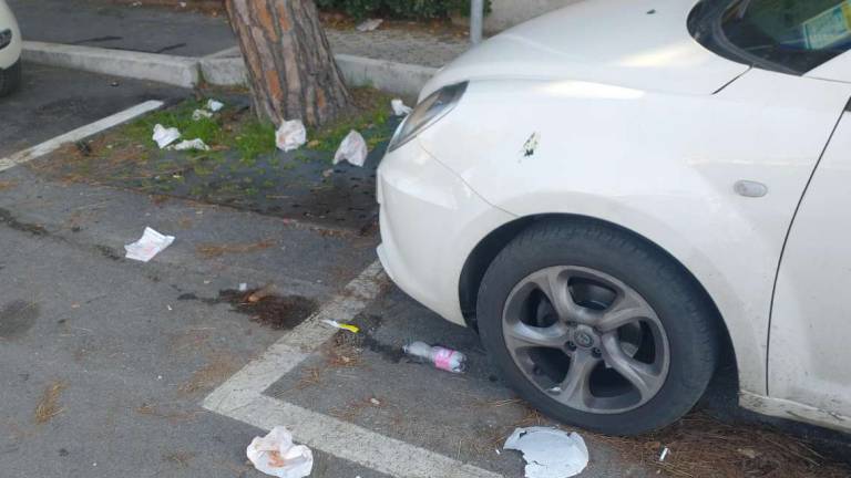 Cesena, con la movida tornano sporco e disagi Cesena, con la movida tornano sporco e disagi