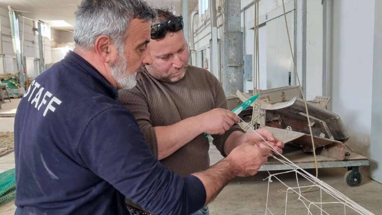 Cesenatico: una scuola per imparare a riparare le reti da pesca Cesenatico: una scuola per imparare a riparare le reti da pesca