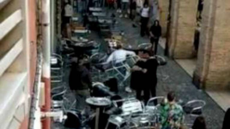 Rimini, emergenza risse e ribellioni al coprifuoco. Il questore: «Un problema di massa» Rimini, emergenza risse e ribellioni al coprifuoco. Il questore: «Un problema di massa»