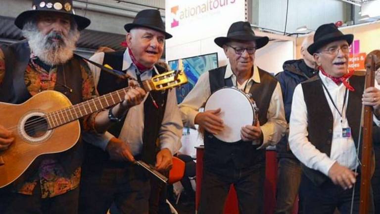 La borgata che danza, quando la musica è cultura La borgata che danza, quando la musica è cultura