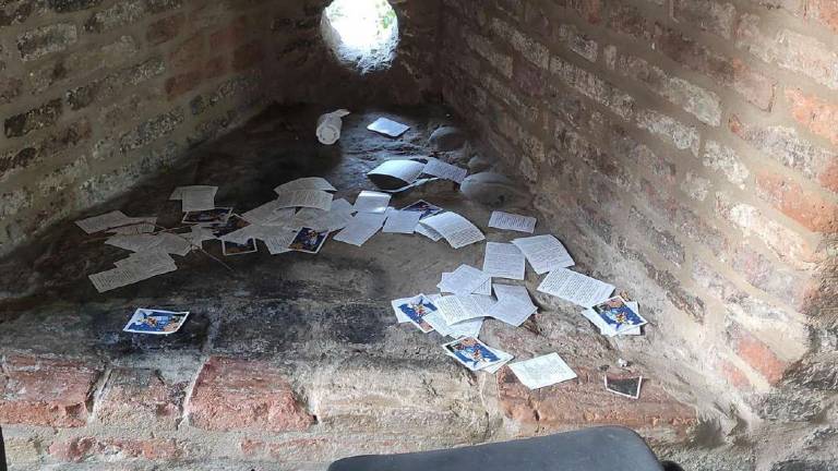Vandalismi, scritte blasfeme e immagini sacre gettate a Gatteo Vandalismi, scritte blasfeme e immagini sacre gettate a Gatteo